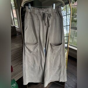 Easel mineral wash knit cargo pants in mushroom